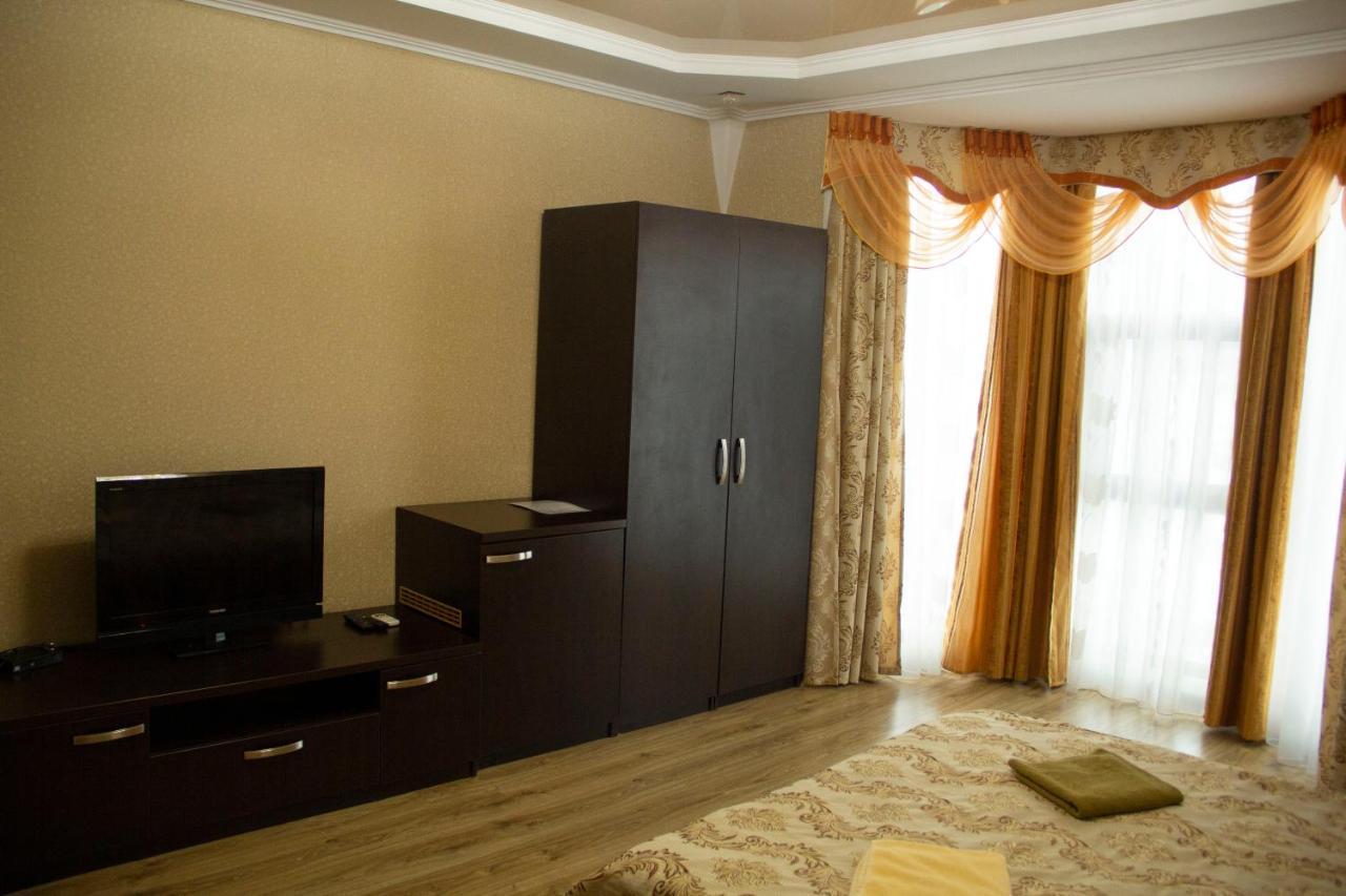 Kristall Hotel Bosteri Kültér fotó