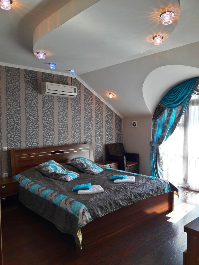 Kristall Hotel Bosteri Kültér fotó