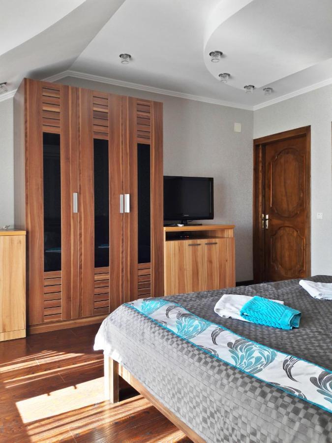 Kristall Hotel Bosteri Kültér fotó